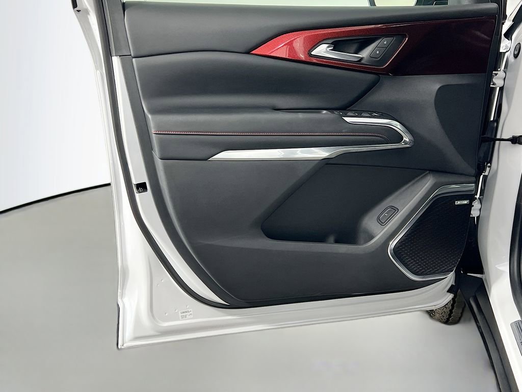 Used 2024 Chevrolet Traverse Z71 w/ Enhanced Driving Package image 17