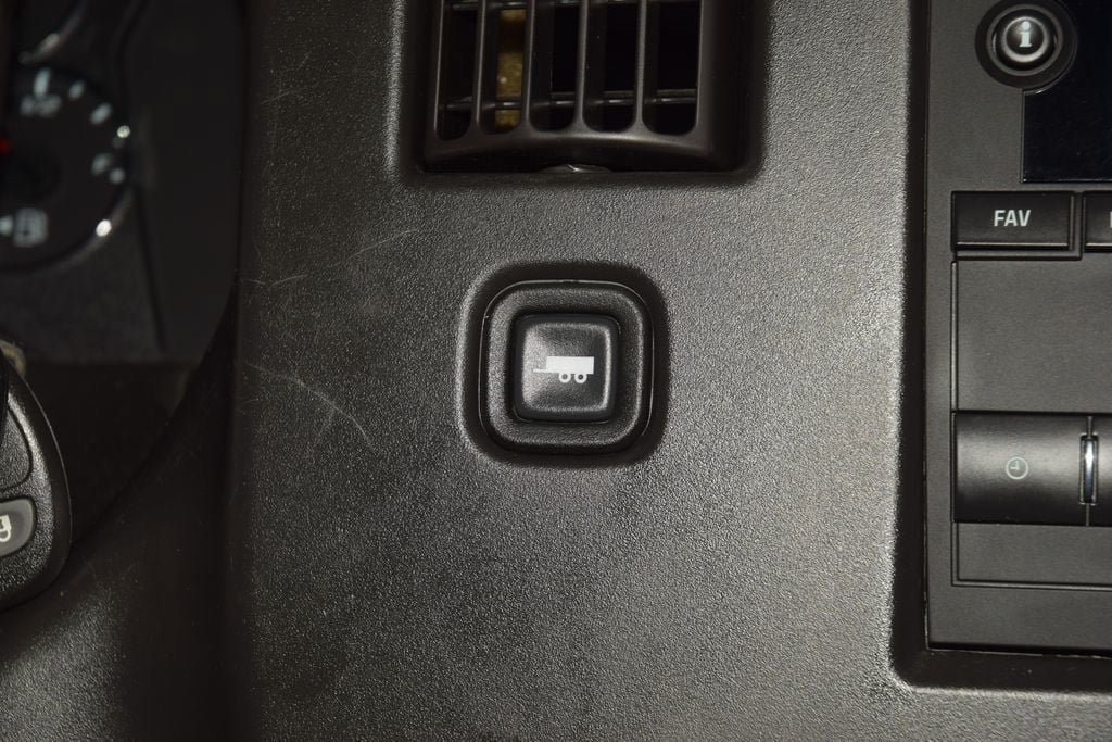 Used 2023 Chevrolet Express 3500 w/ Power Convenience Package RWD image 20