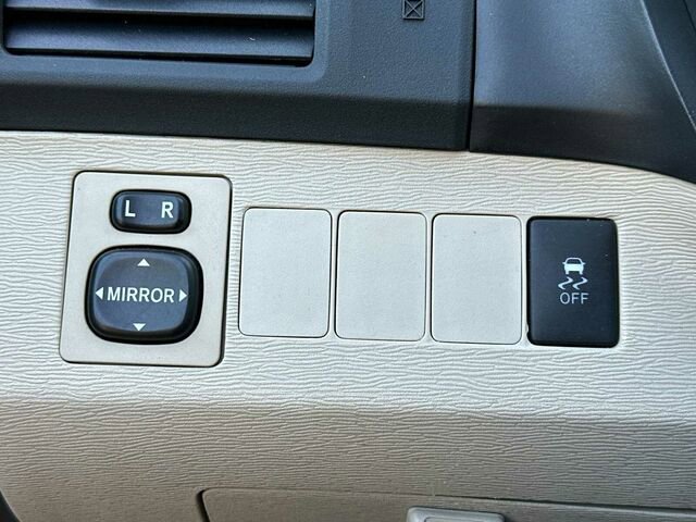 Used 2013 Toyota Venza LE image 32