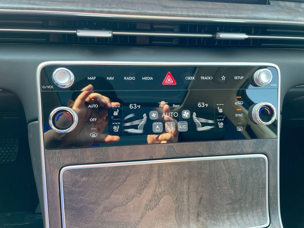 Used 2025 Genesis GV80 2.5T Advanced image 47