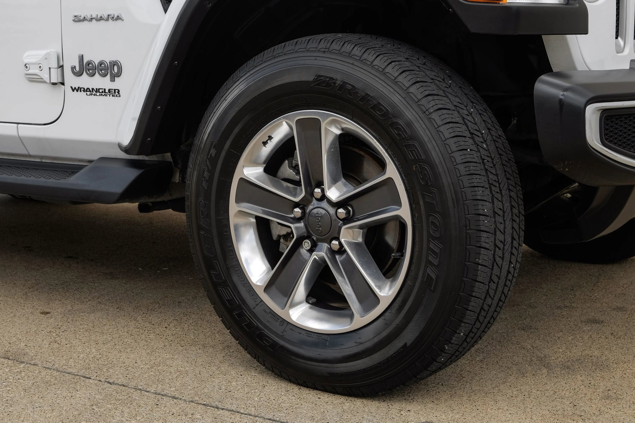 Used 2020 Jeep Wrangler Unlimited Sahara image 54