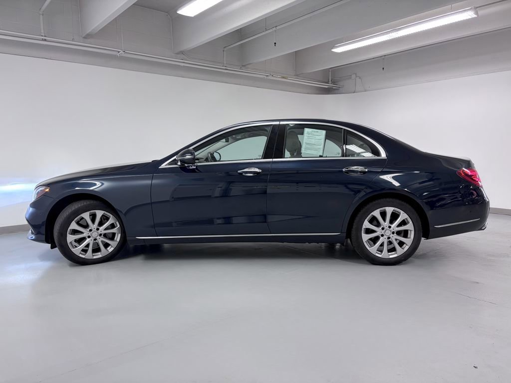Used 2017 Mercedes-Benz E 300 4MATIC image 3