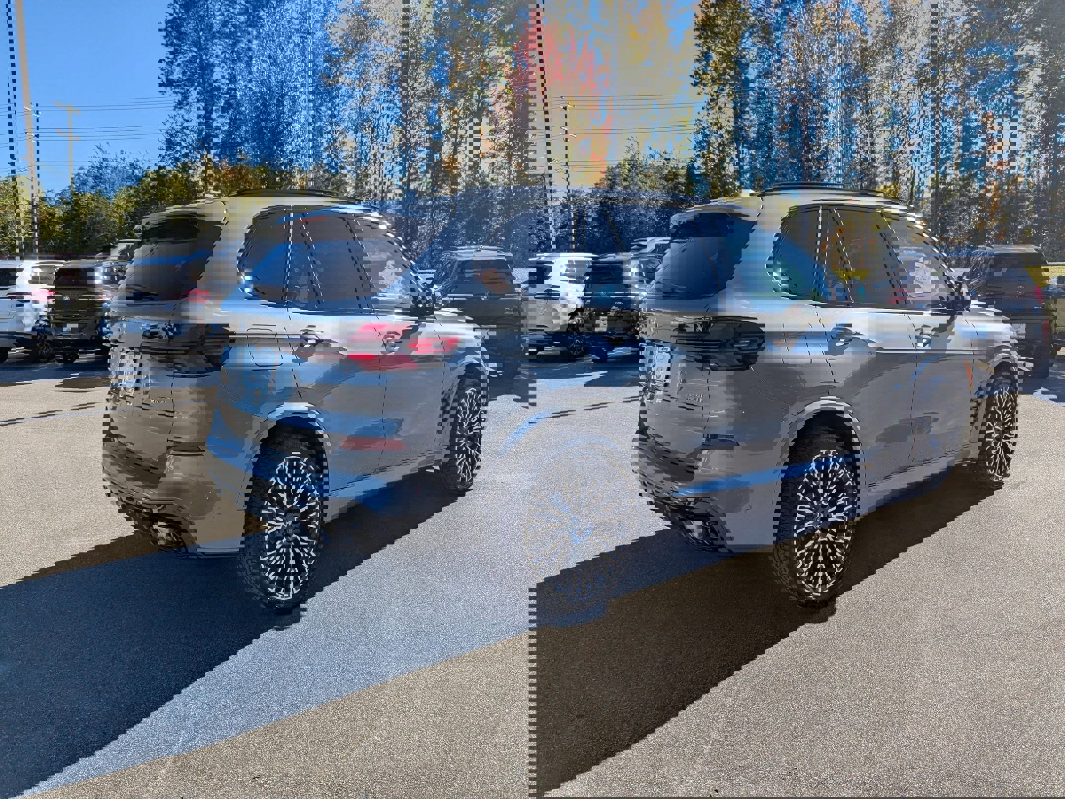 New 2026 BMW X5 xDrive40i w/ M Sport Package image 3
