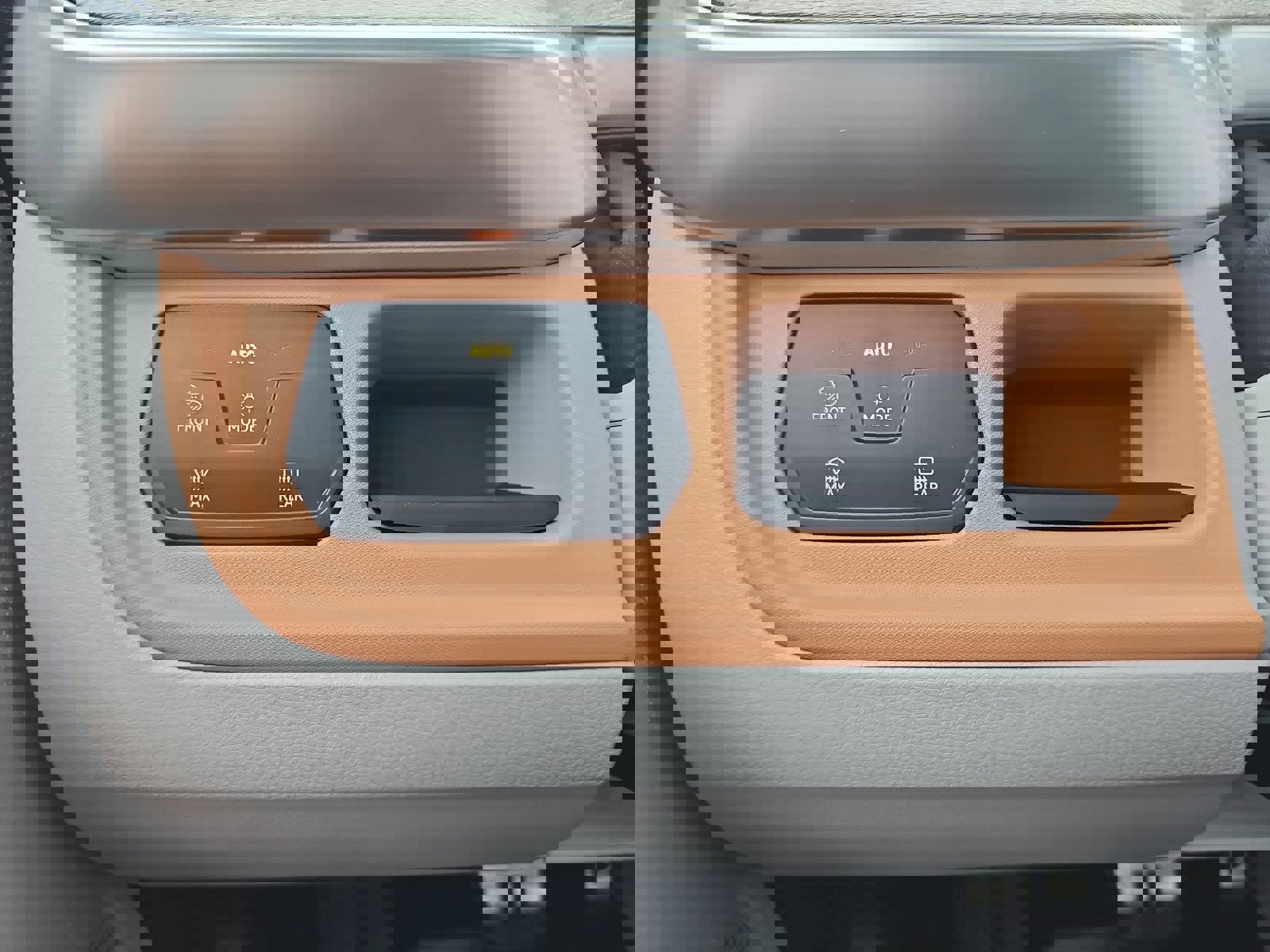 Used 2025 Volkswagen ID. Buzz 1st Edition image 30