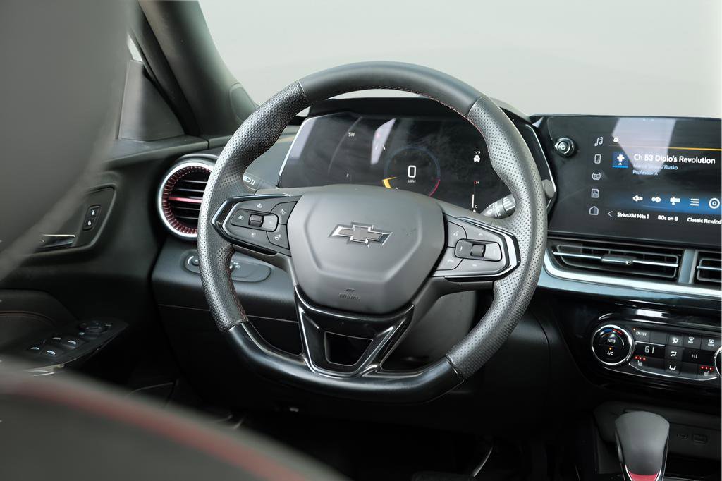 Used 2025 Chevrolet Trax RS w/ Sunroof Package image 10