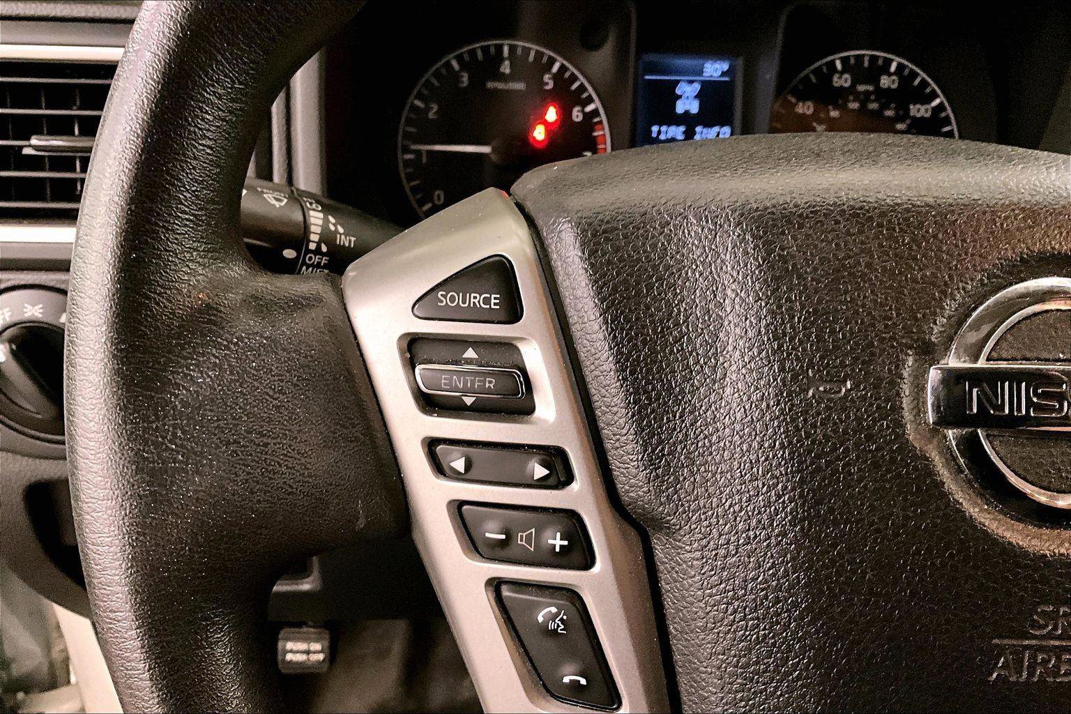 Used 2017 Nissan Titan S image 17