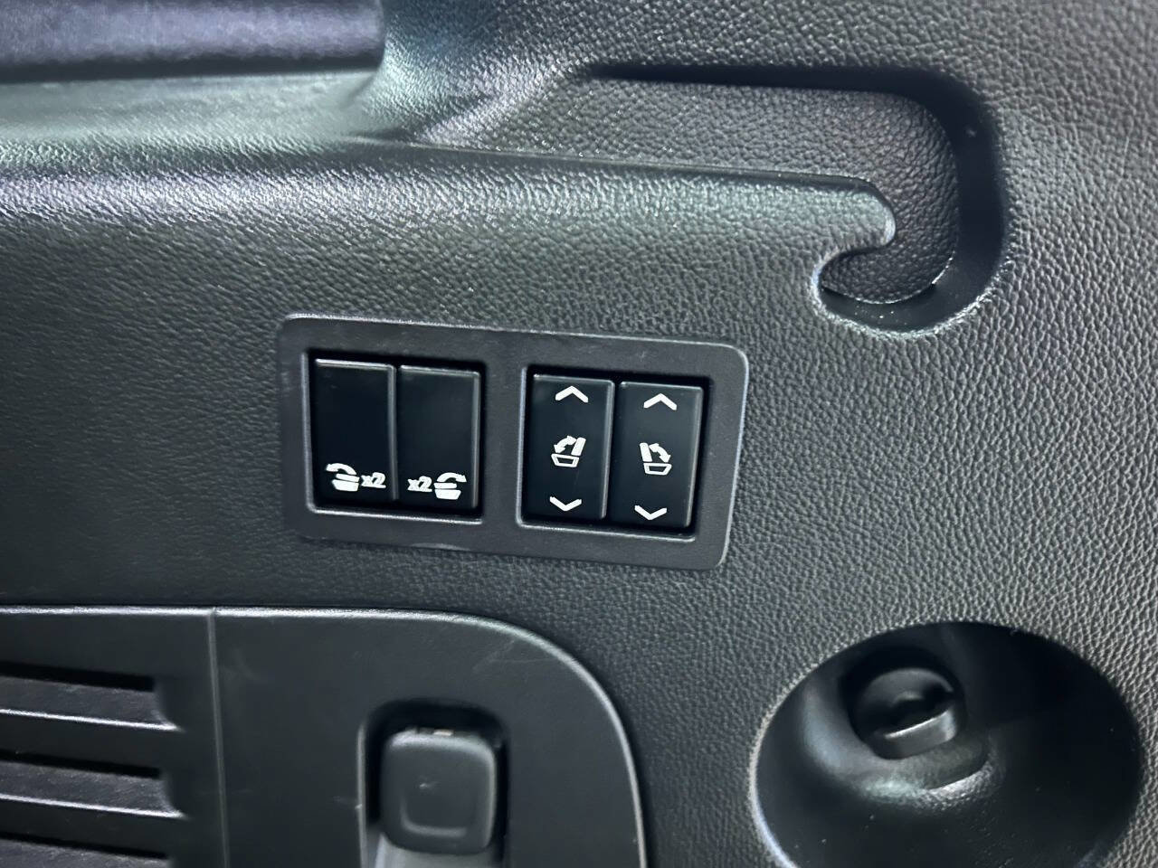 Used 2017 GMC Yukon XL Denali w/ Open Road Package image 41