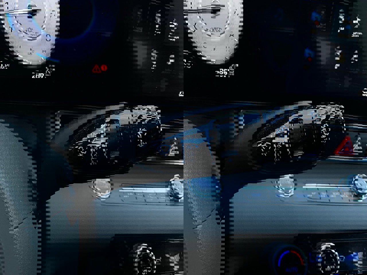 Used 2025 Hyundai Elantra SEL image 39