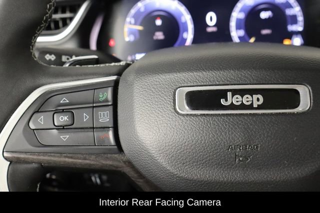 Used 2023 Jeep Grand Cherokee L Limited AWD/4WD image 11
