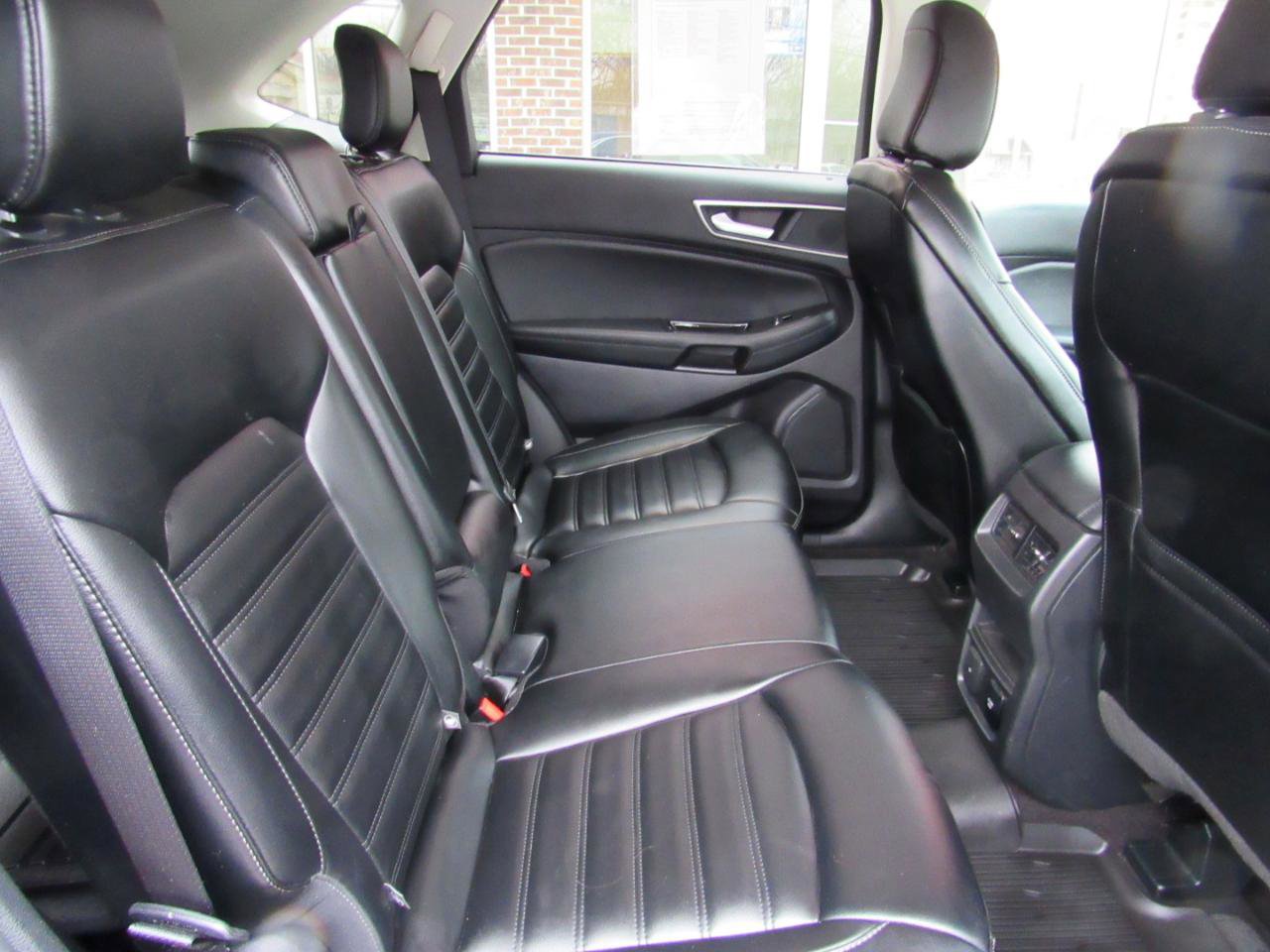 Used 2020 Ford Edge SEL w/ Convenience Package image 37