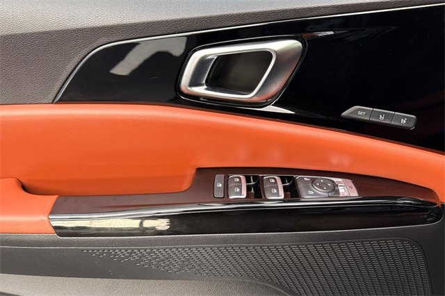 Certified 2022 Kia Carnival SX Prestige image 13