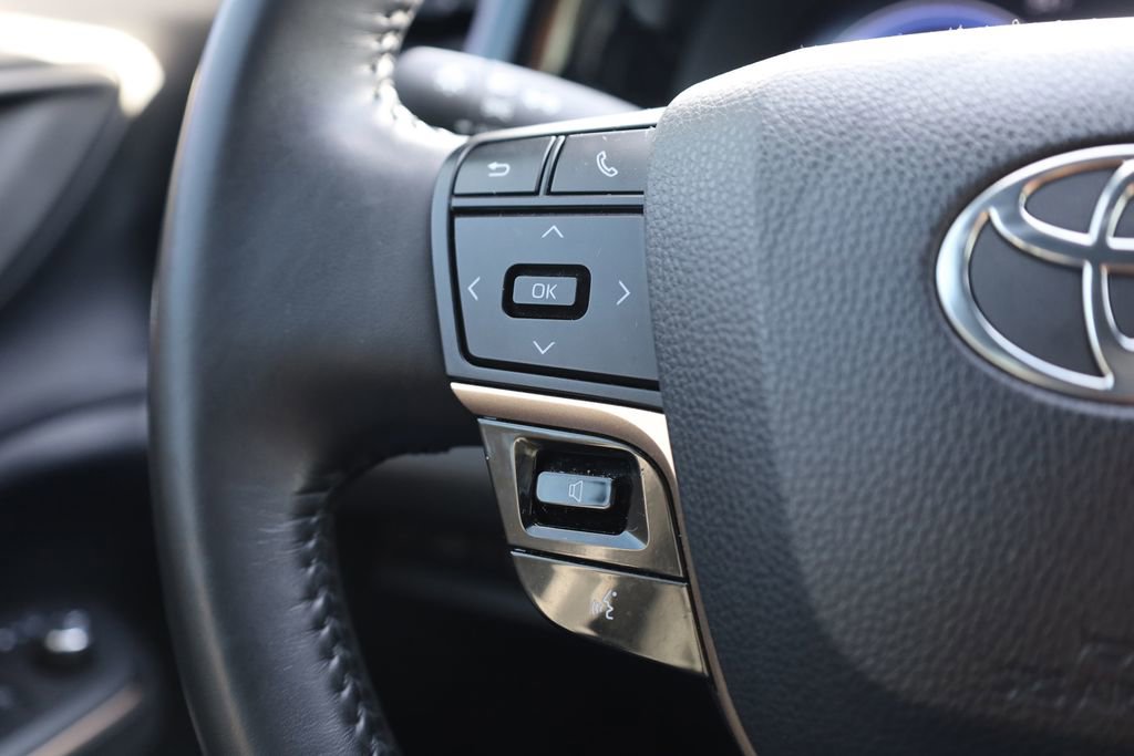 Used 2023 Toyota Crown XLE image 21