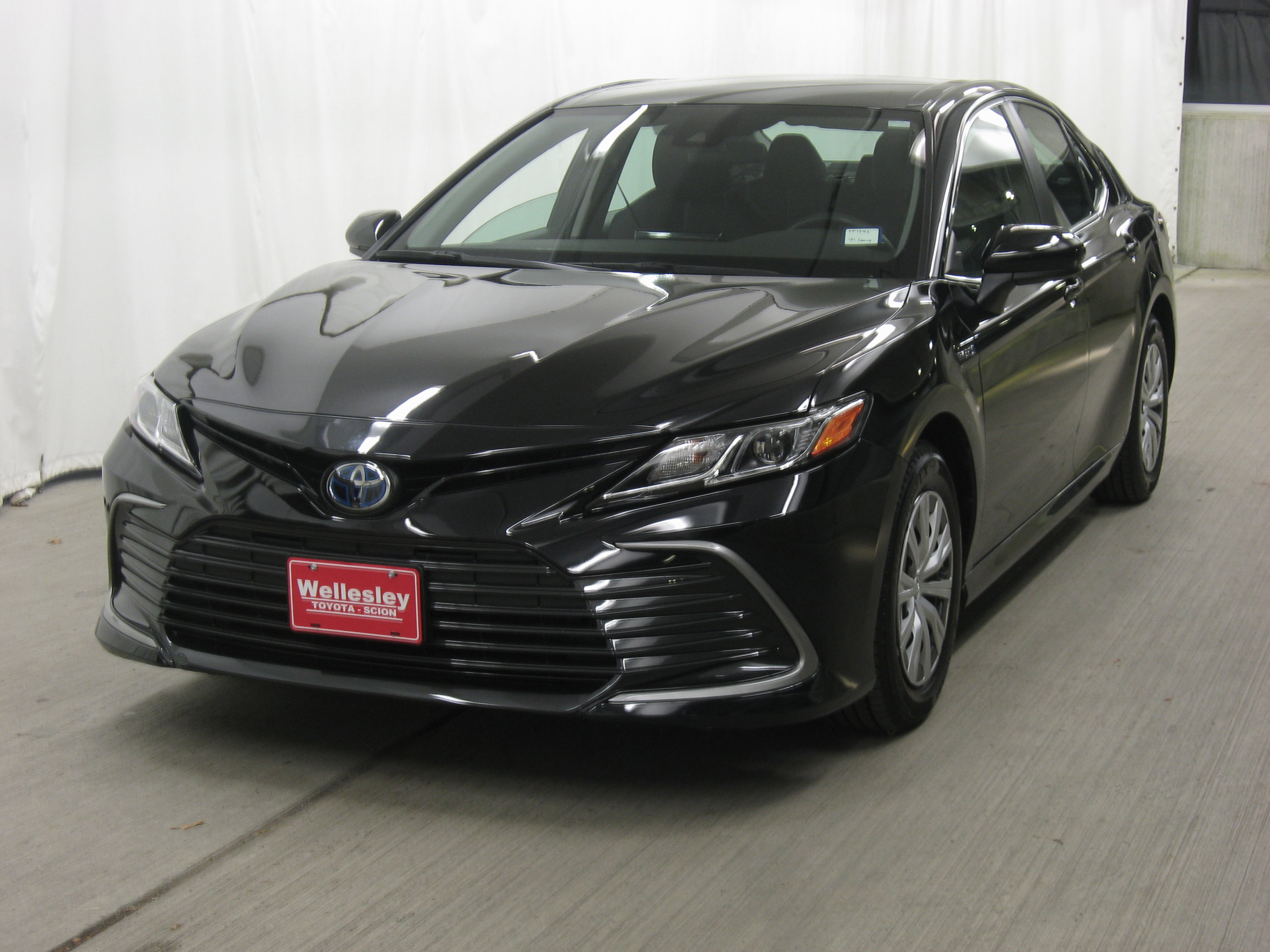Used 2021 Toyota Camry LE image 22