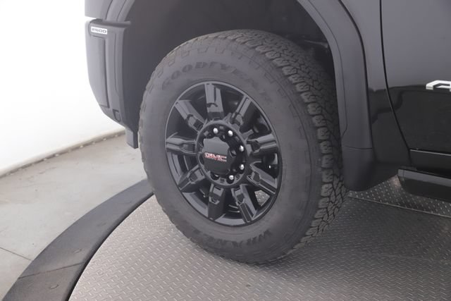 Used 2026 GMC Sierra 2500 AT4 w/ AT4 Premium Plus Package AWD/4WD image 13