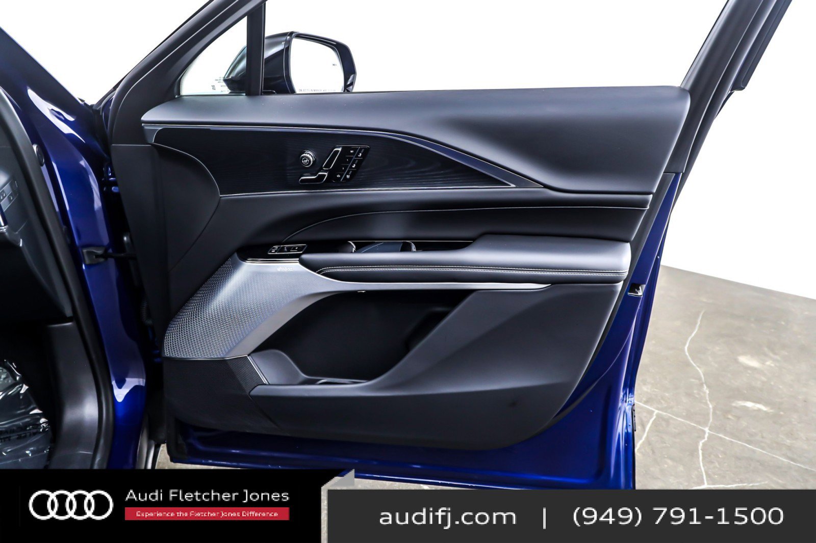 Used 2025 Cadillac Lyriq Sport image 24