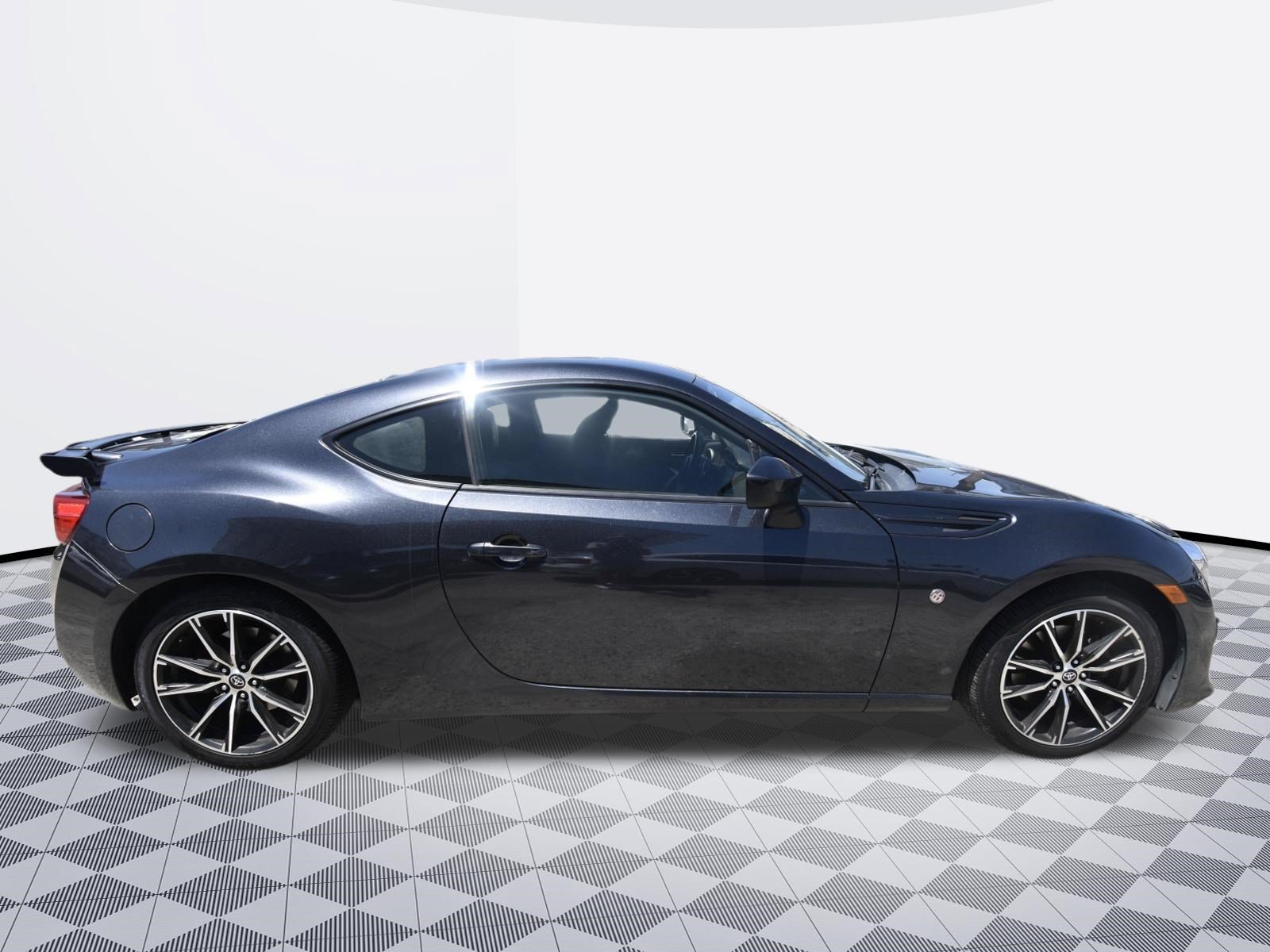 Used 2019 Toyota 86 RWD image 6