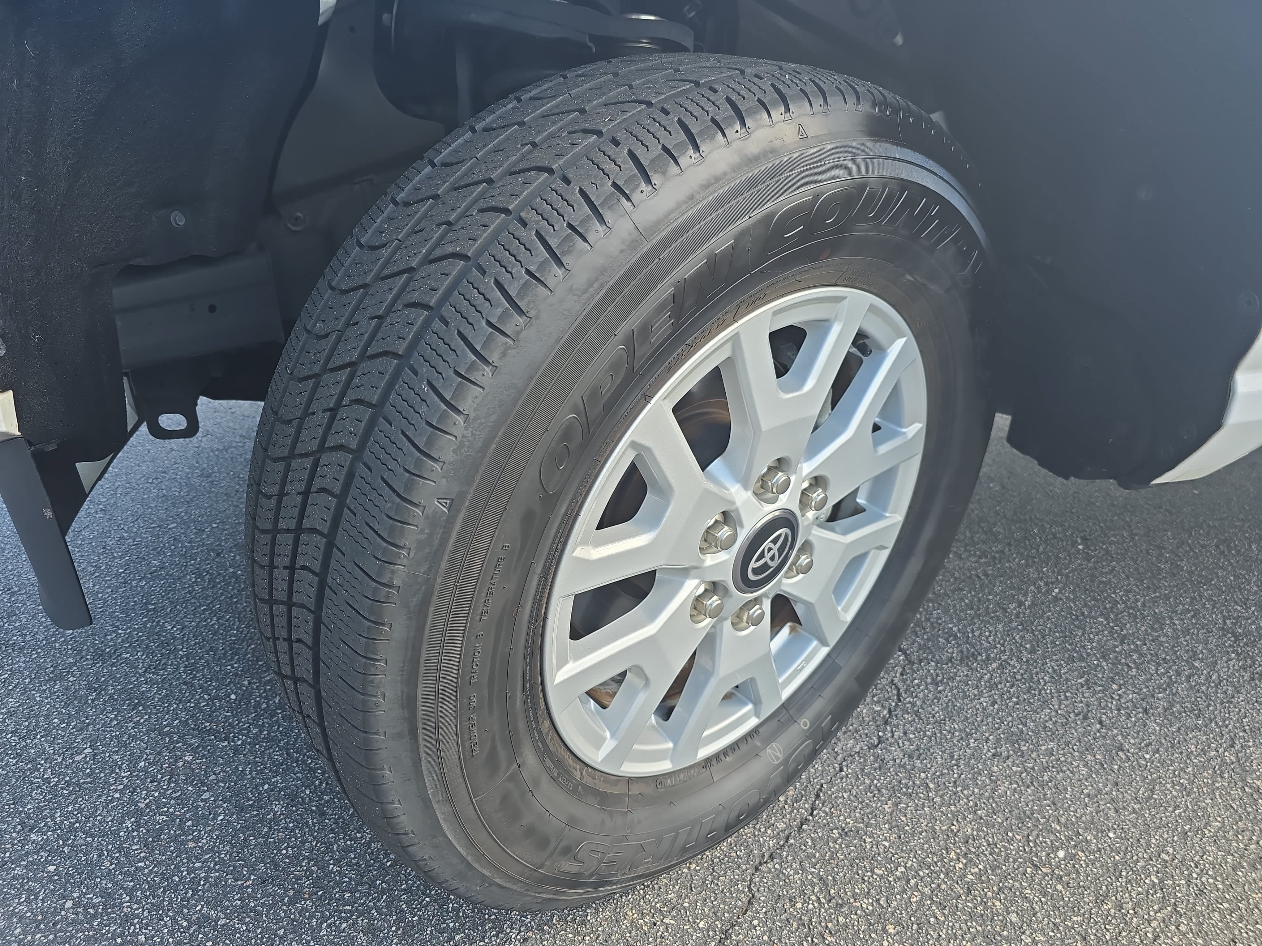 Used 2024 Toyota Tacoma SR5 RWD image 25