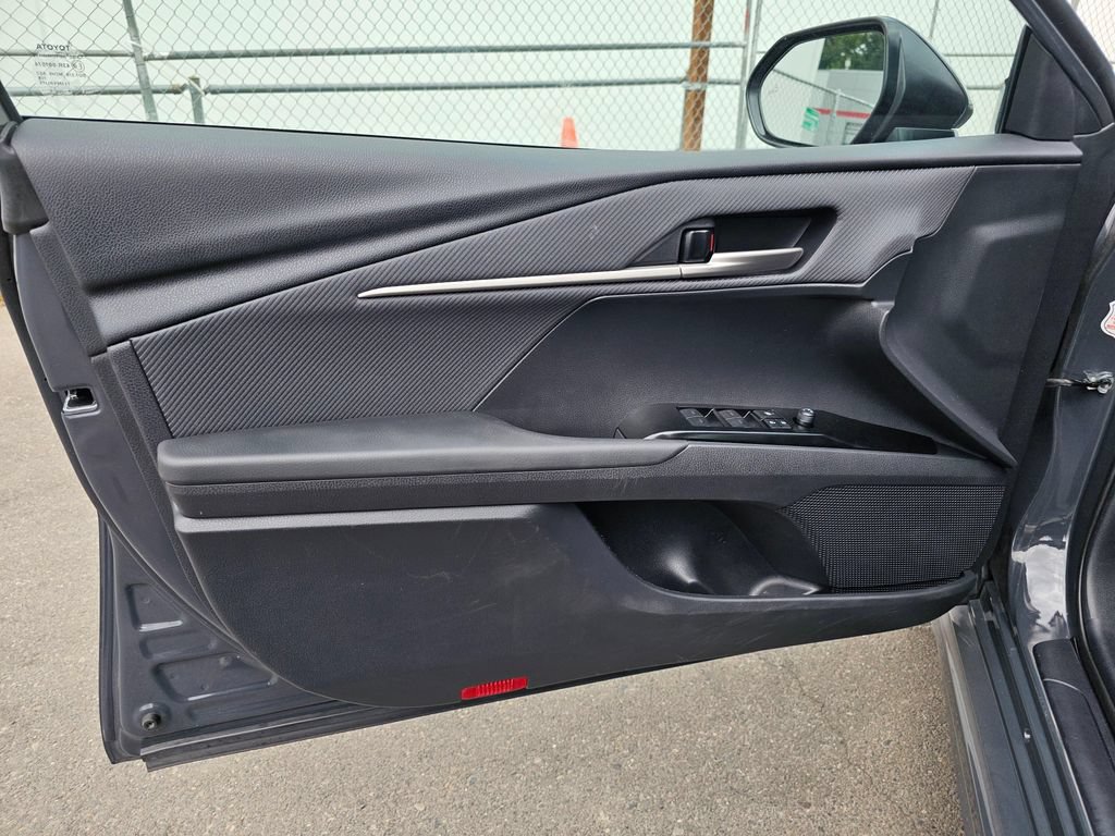 Used 2025 Toyota Camry SE FWD image 21