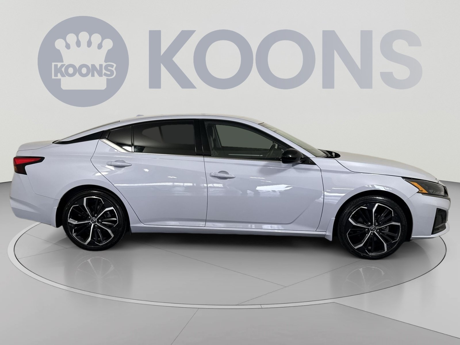 Used 2025 Nissan Altima 2.5 SR FWD image 8