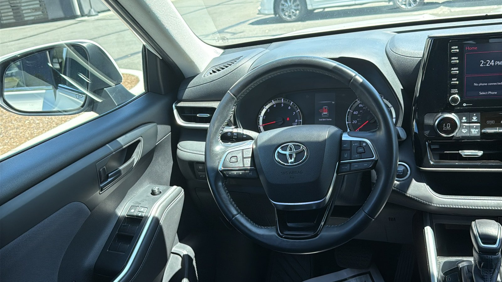 Used 2020 Toyota Highlander LE AWD/4WD image 22