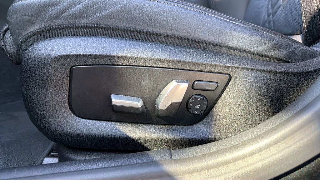 Used 2023 BMW 530i w/ Convenience Package image 7