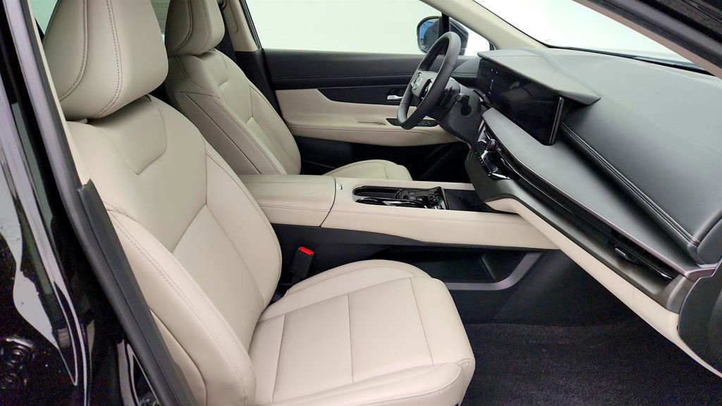 Used 2025 Nissan Murano SV image 23