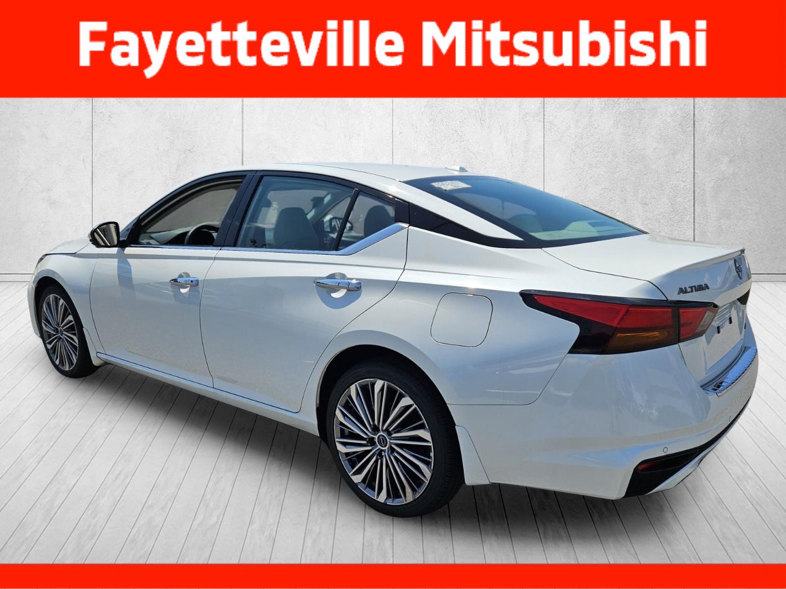 Used 2023 Nissan Altima 2.5 SL AWD/4WD image 5