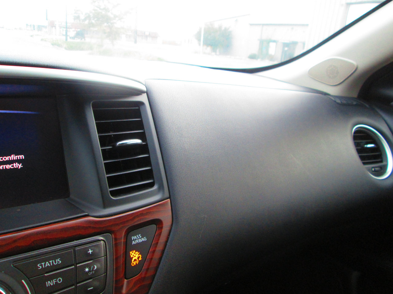 Used 2017 Nissan Pathfinder Platinum image 19