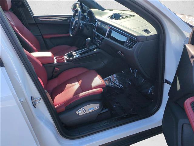 Used 2025 Porsche Macan Turbo AWD/4WD image 23