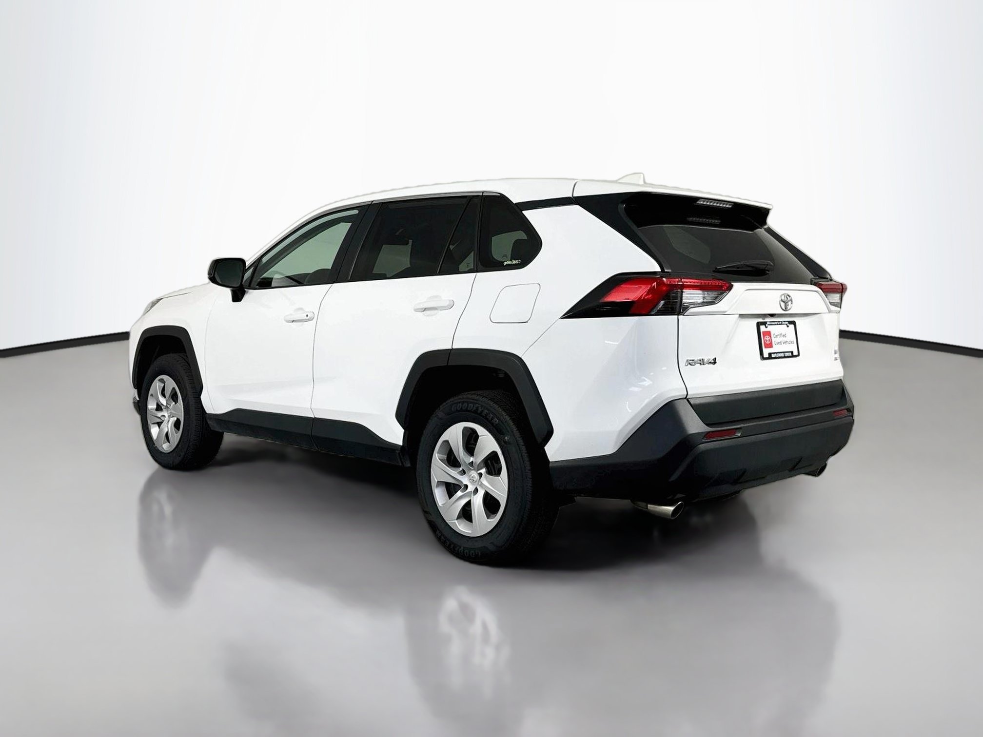 Certified 2025 Toyota RAV4 LE AWD/4WD image 5