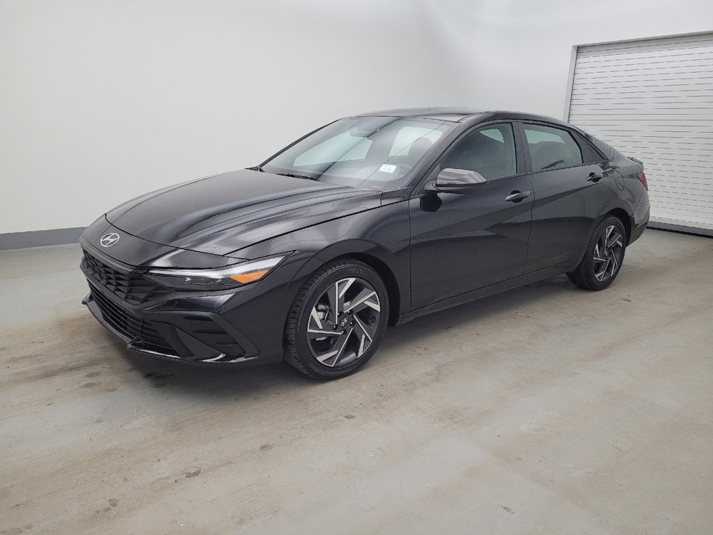 Used 2025 Hyundai Elantra Sport FWD image 2