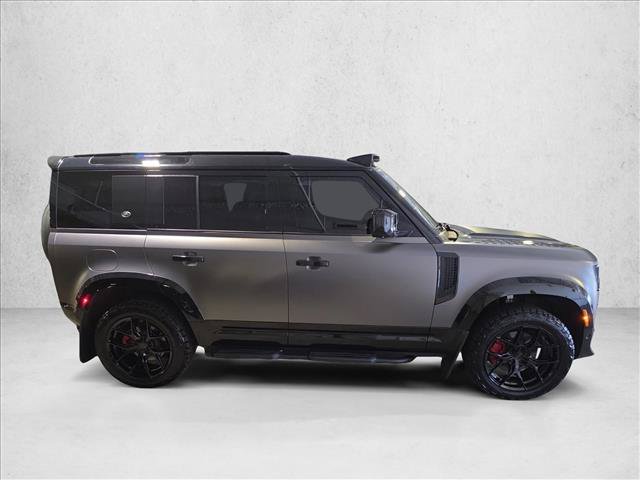 Used 2022 Land Rover Defender 110 S AWD/4WD image 4