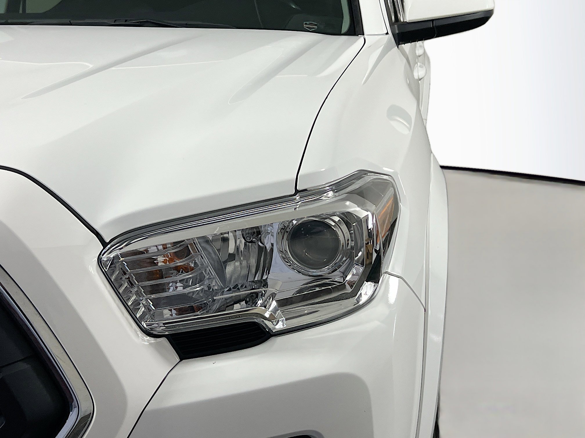 Used 2022 Toyota Tacoma SR5 RWD image 11