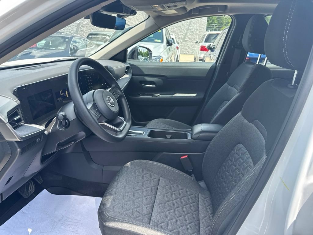 Certified 2026 Nissan Kicks SV w/ SV Premium Package AWD/4WD image 11
