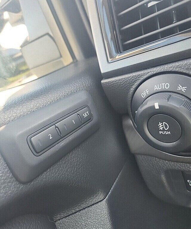 New 2023 Nissan Titan PRO-4X w/ Pro-4x Convenience Package AWD/4WD image 17