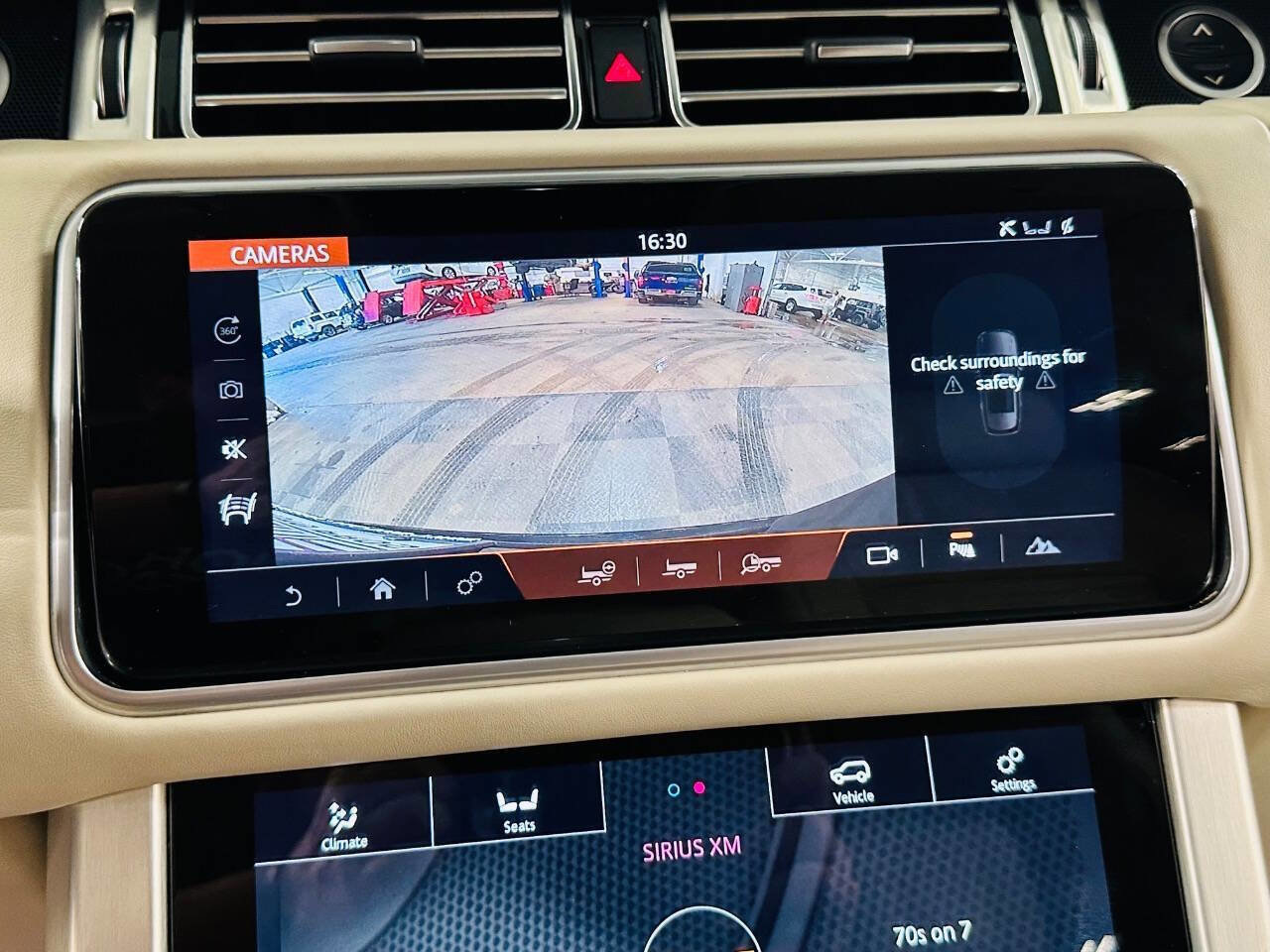 Used 2019 Land Rover Range Rover HSE AWD/4WD image 13