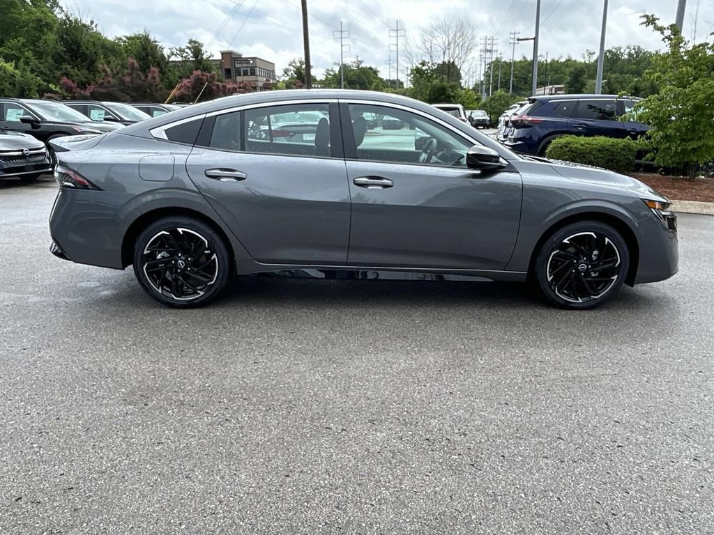 New 2026 Nissan Sentra SR w/ Floor Mat Package FWD image 8