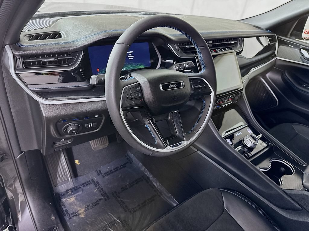 Used 2024 Jeep Grand Cherokee Trailhawk w/ Luxury Tech Group III AWD/4WD image 19