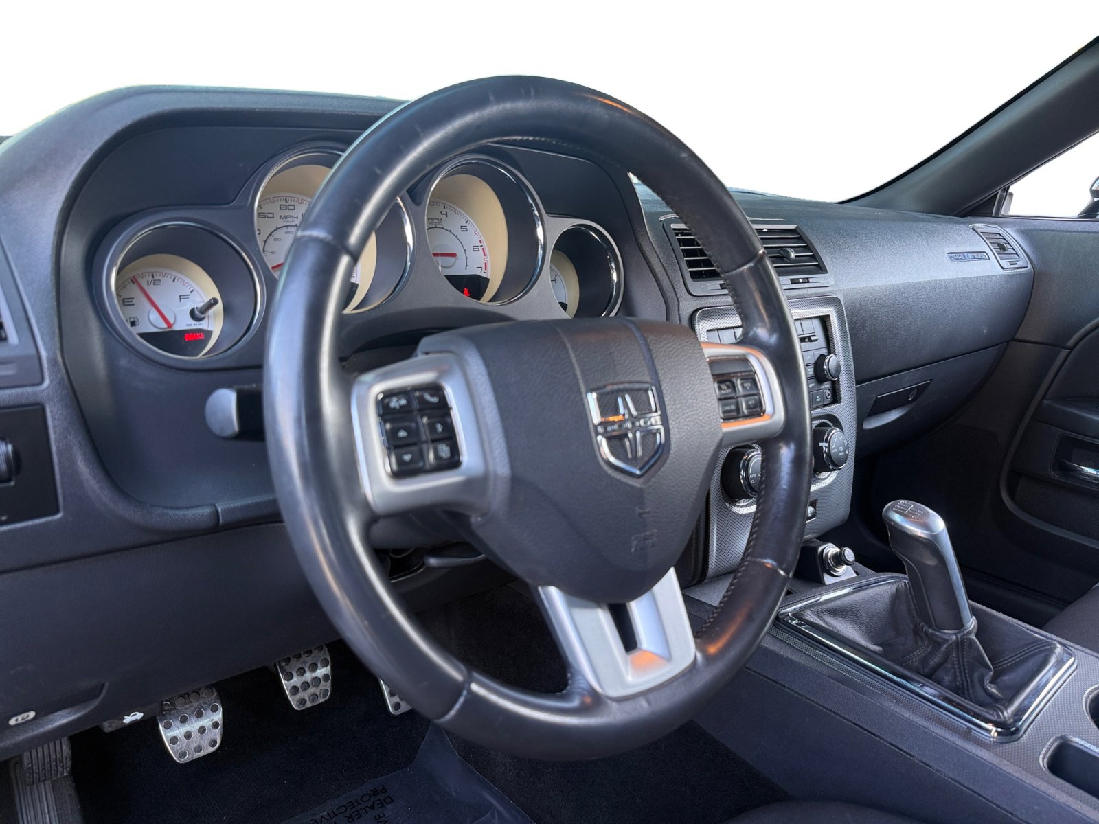 Used 2014 Dodge Challenger R/T image 12