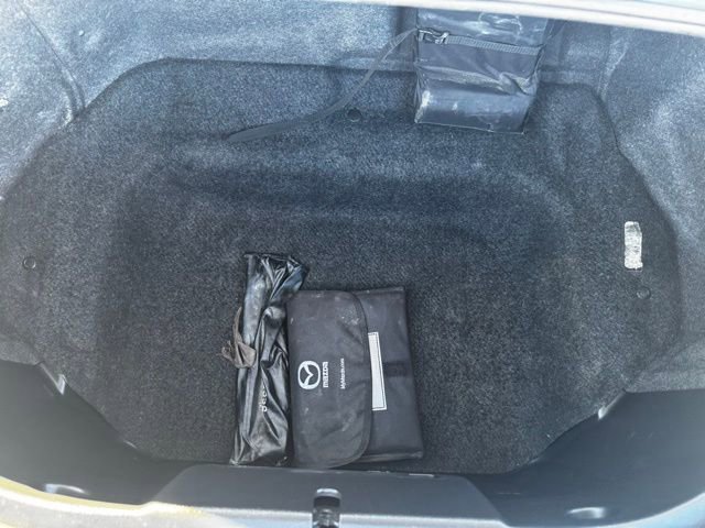 Used 2017 MAZDA MX-5 Miata Club image 12