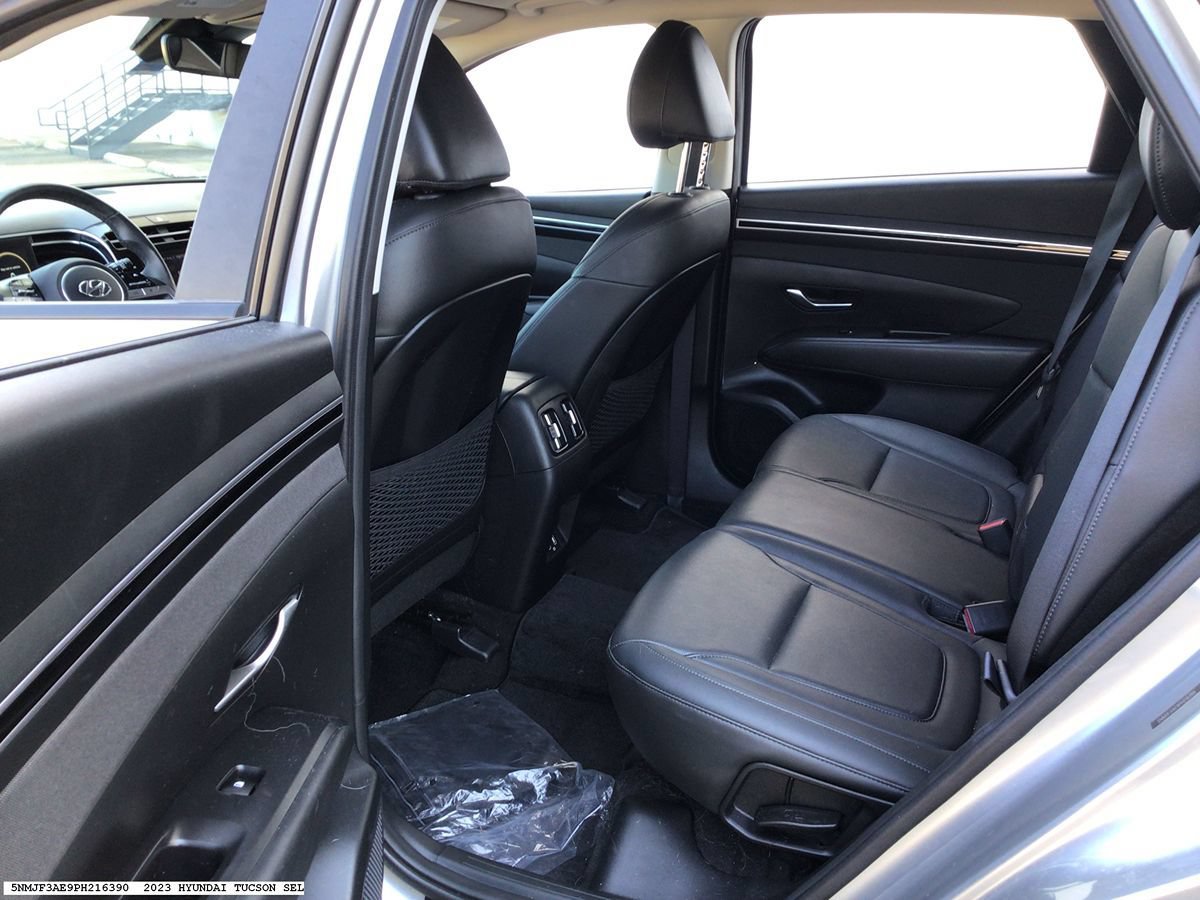 Used 2023 Hyundai Tucson SEL w/ Convenience Package FWD image 9