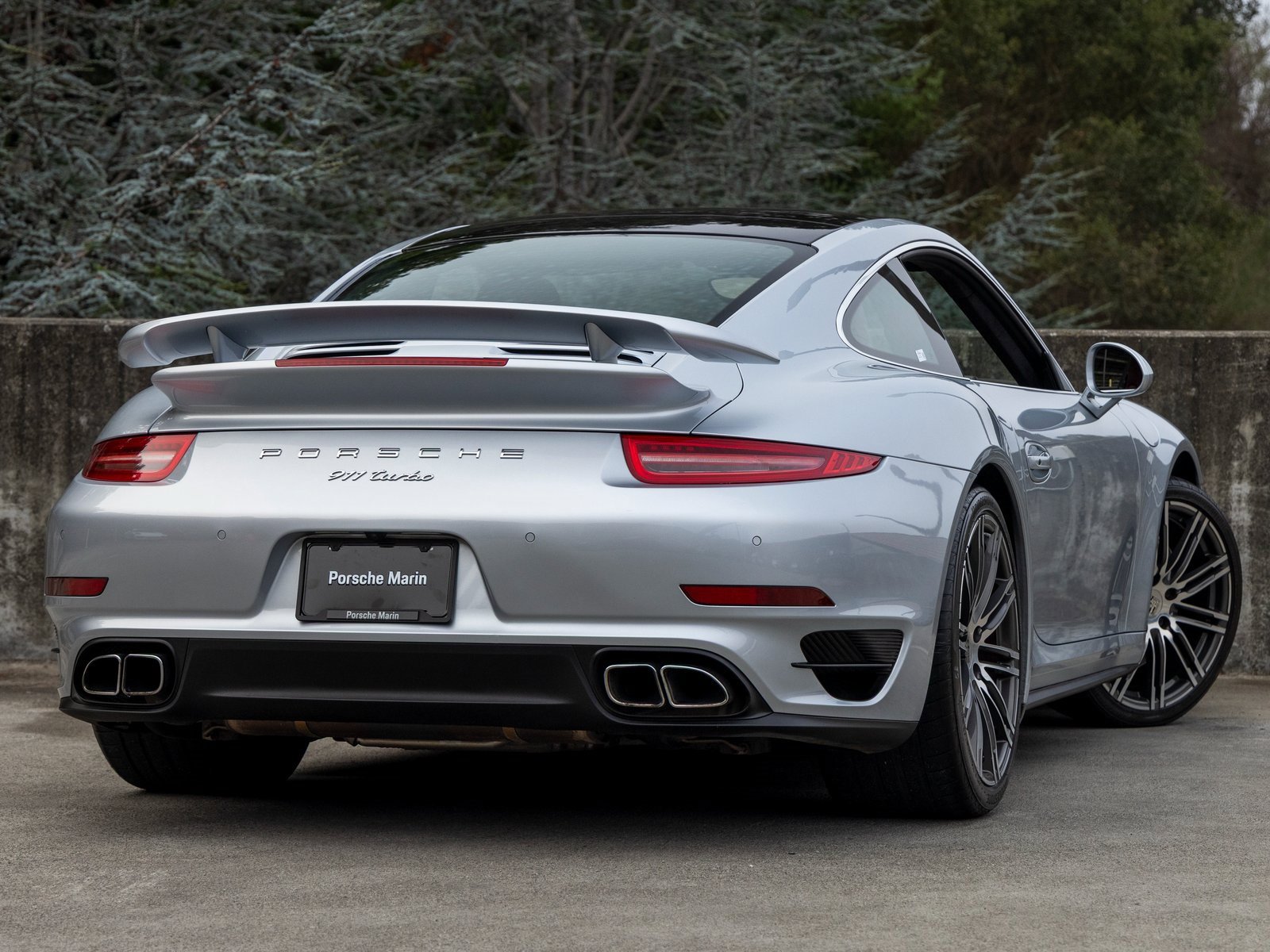 Used 2015 Porsche 911 Turbo image 11