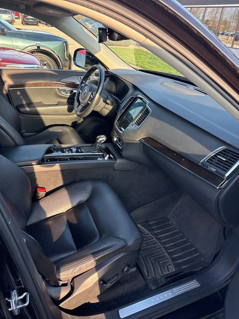Used 2019 Volvo XC90 T6 Momentum image 8
