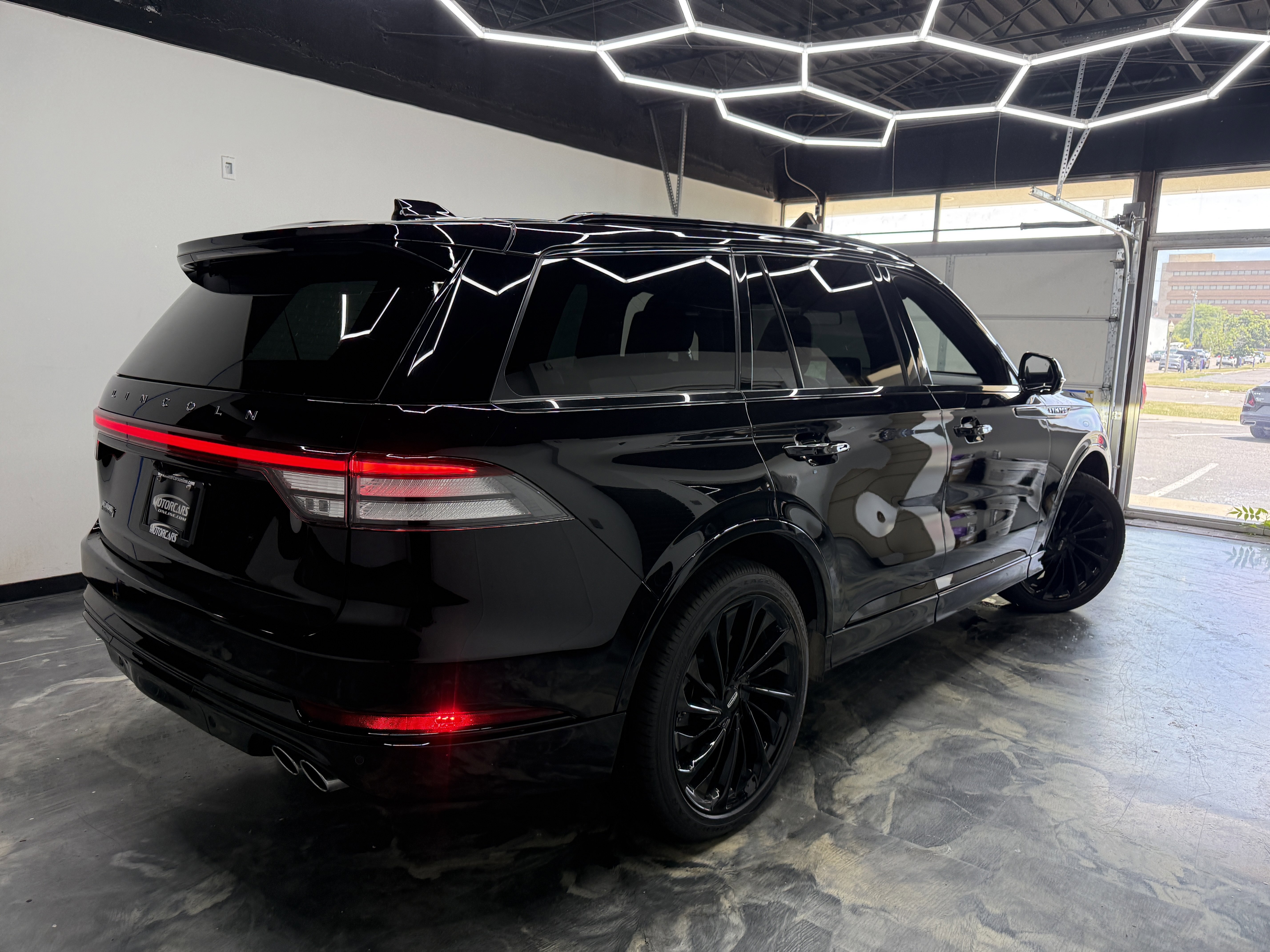 Used 2026 Lincoln Aviator Reserve w/ Jet Appearance Package AWD/4WD image 4