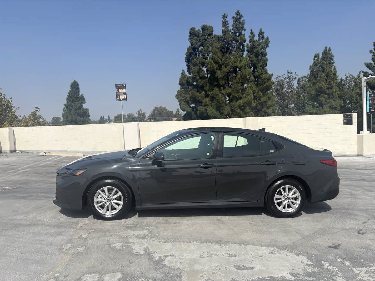 Used 2026 Toyota Camry LE FWD image 11