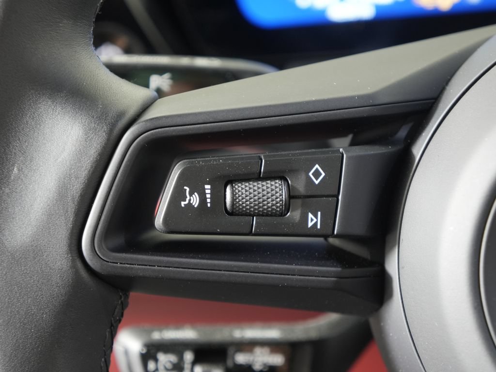 Certified 2025 Porsche Macan 4 Electric w/ Premium Package AWD/4WD image 29