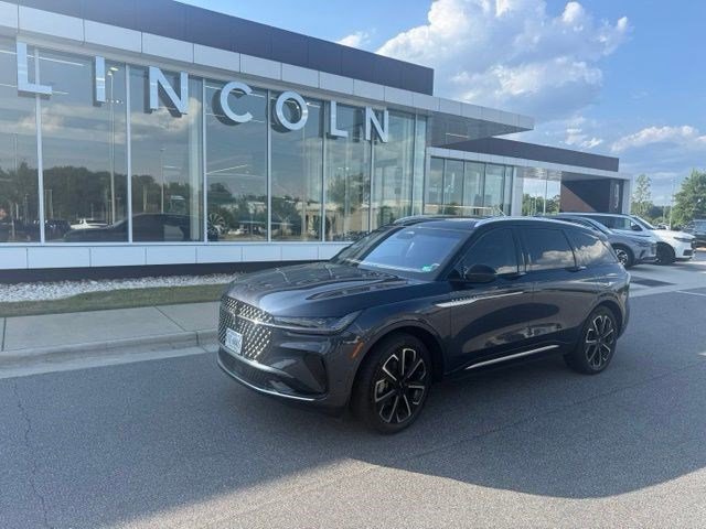 Used 2024 Lincoln Nautilus Reserve w/ Equipment Group 203A AWD/4WD image 1
