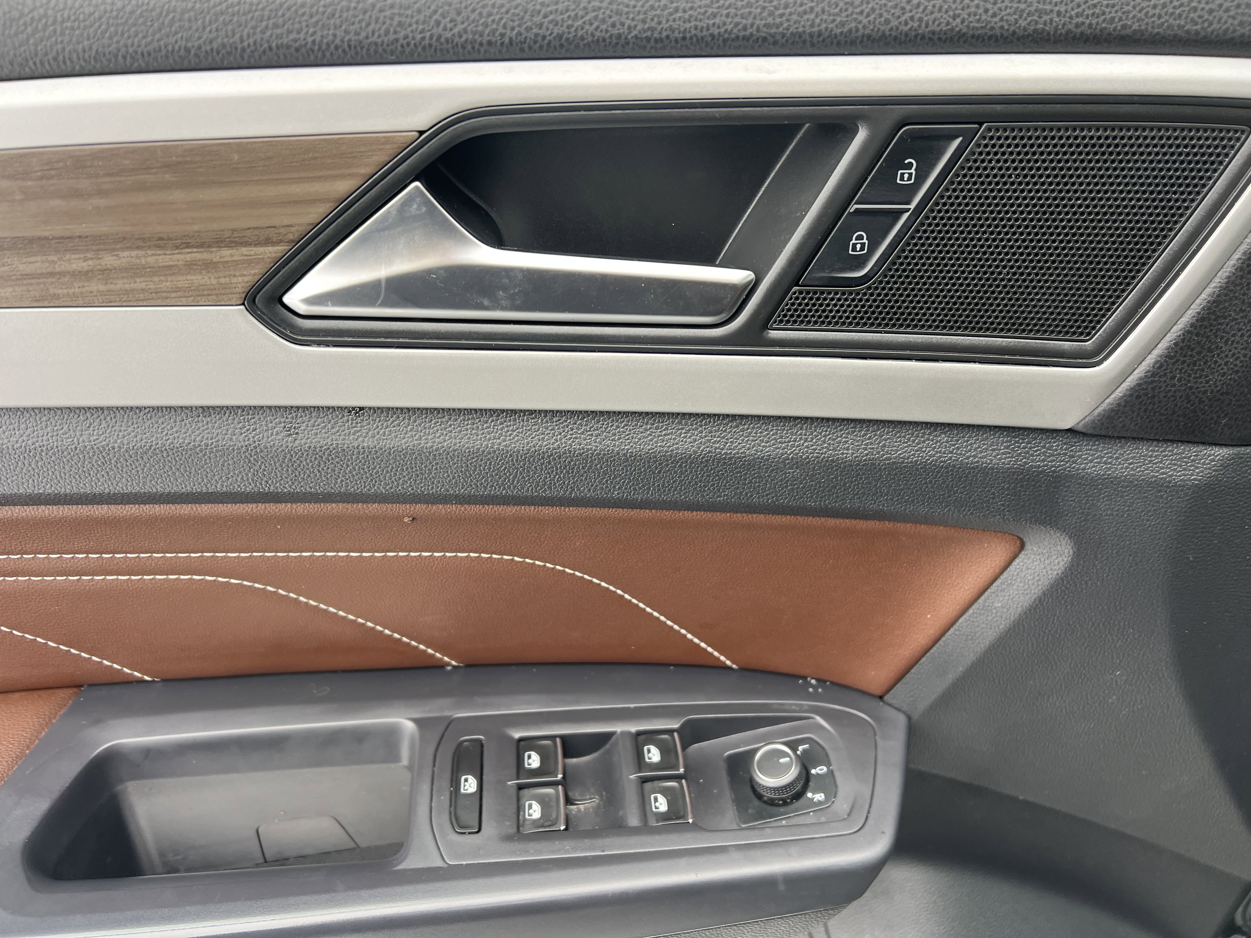 Used 2021 Volkswagen Atlas SEL image 18