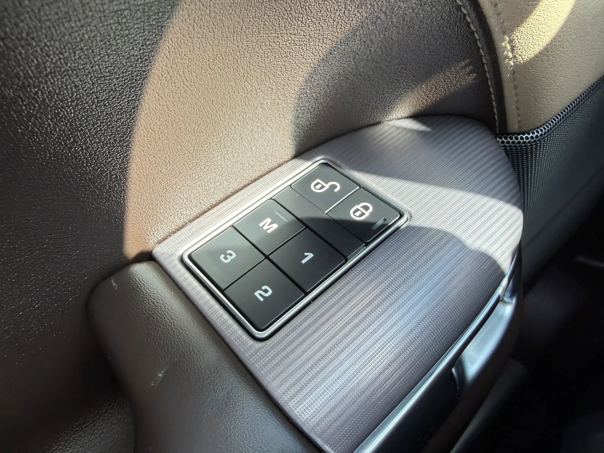 Used 2019 Land Rover Range Rover Sport HSE AWD/4WD image 35