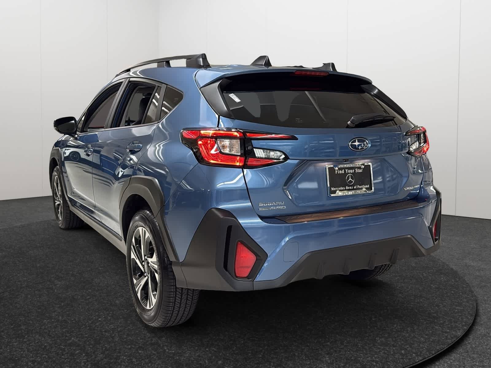 Used 2024 Subaru Crosstrek 2.0i Premium AWD/4WD image 5